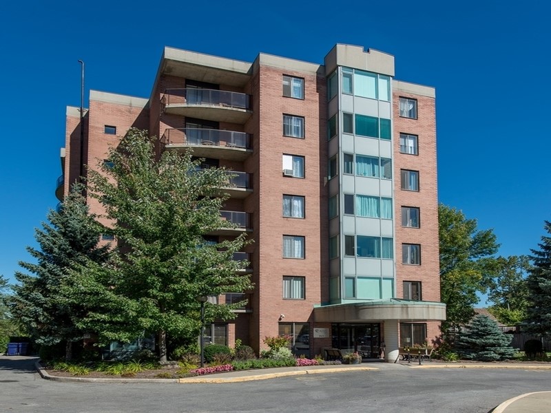 Domaine des Phase III 263, boulevard SainteRose, Laval